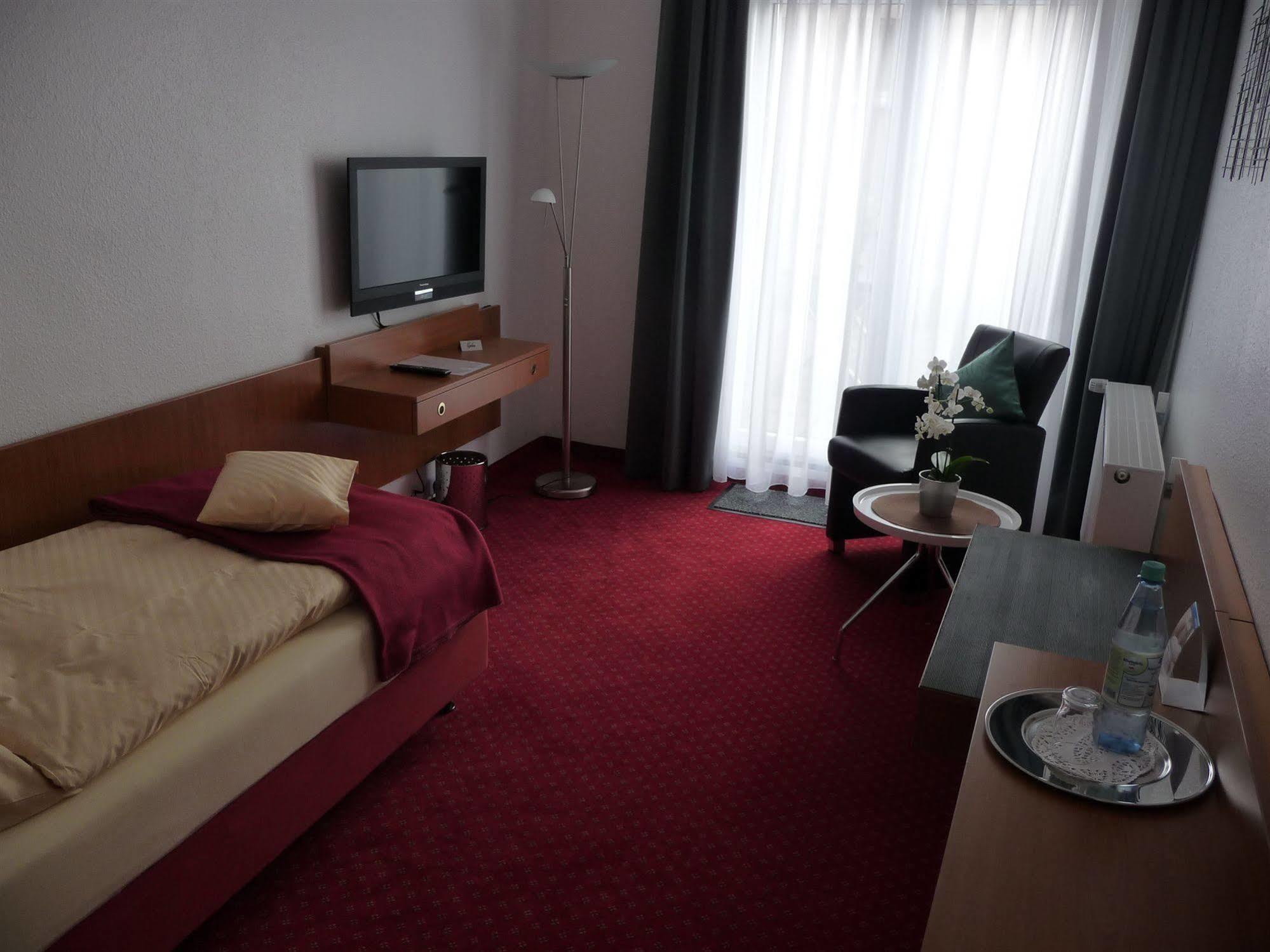 Hotel Sechzehn Leverkusen Ngoại thất bức ảnh