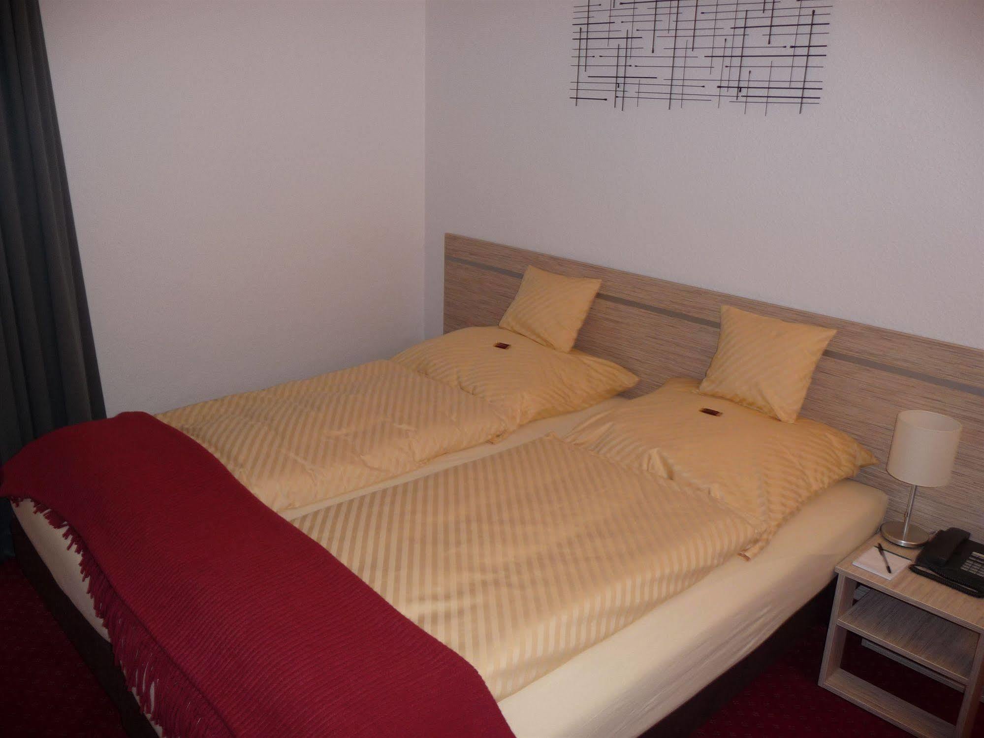 Hotel Sechzehn Leverkusen Ngoại thất bức ảnh