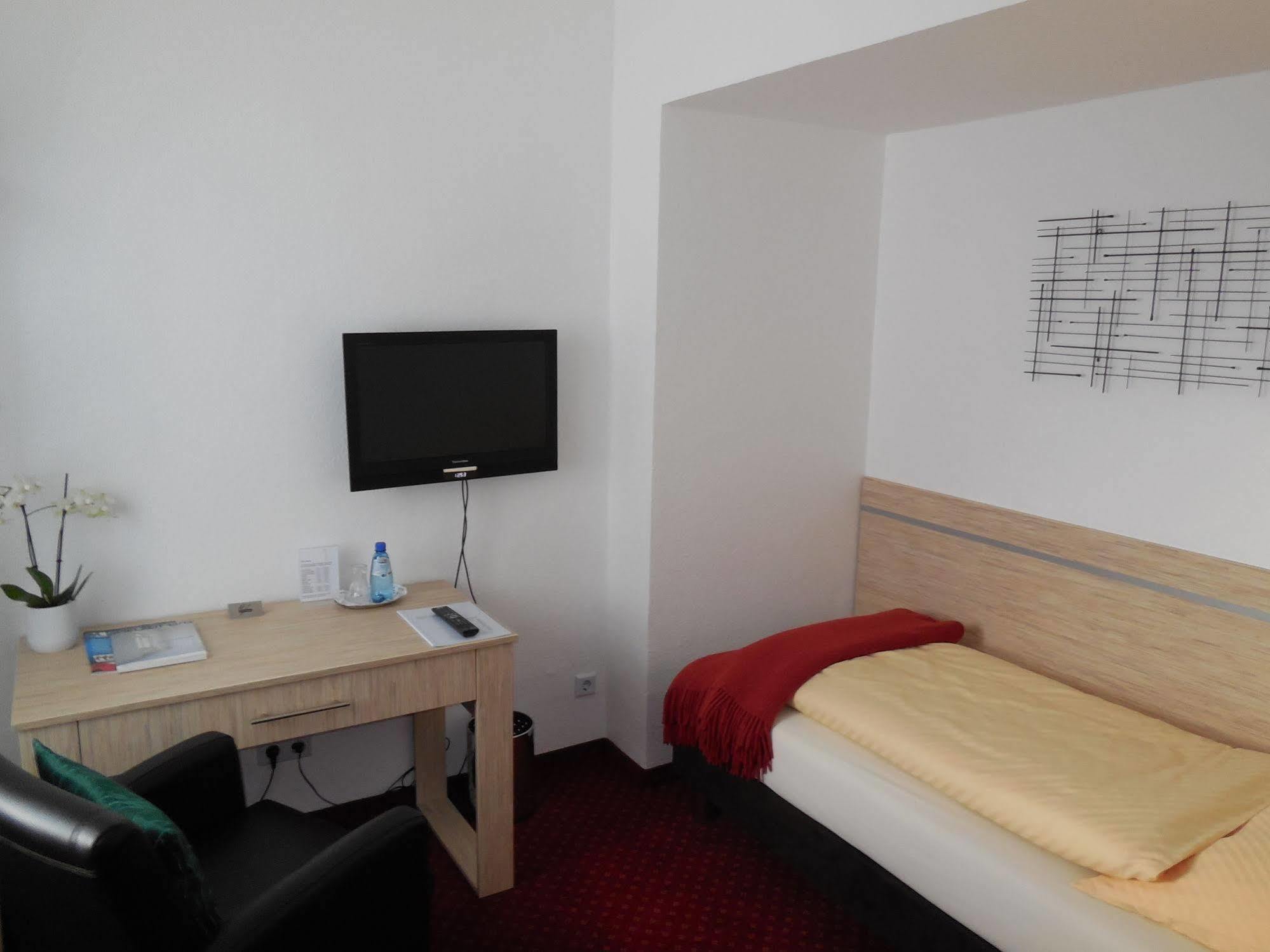 Hotel Sechzehn Leverkusen Ngoại thất bức ảnh