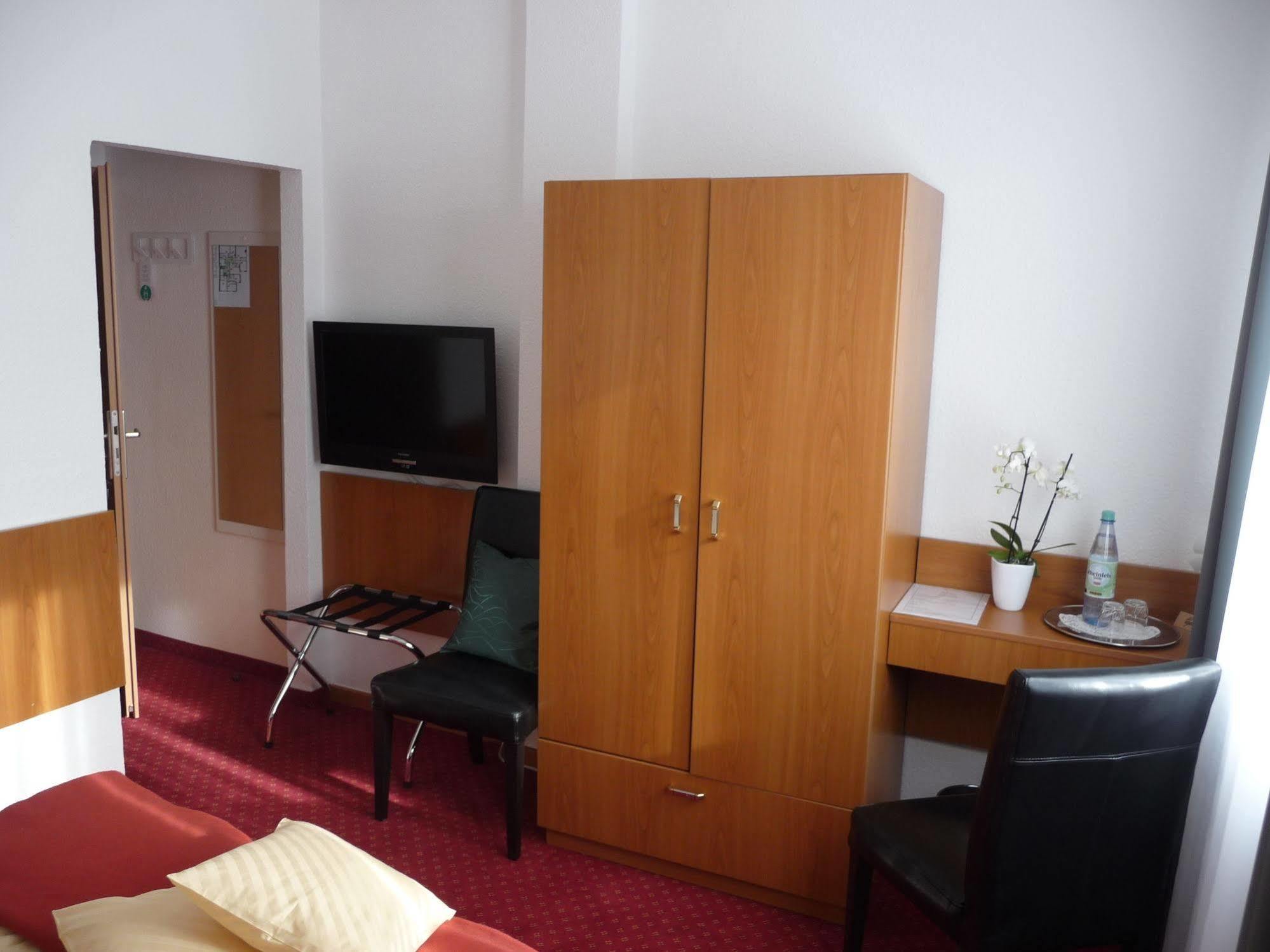 Hotel Sechzehn Leverkusen Ngoại thất bức ảnh