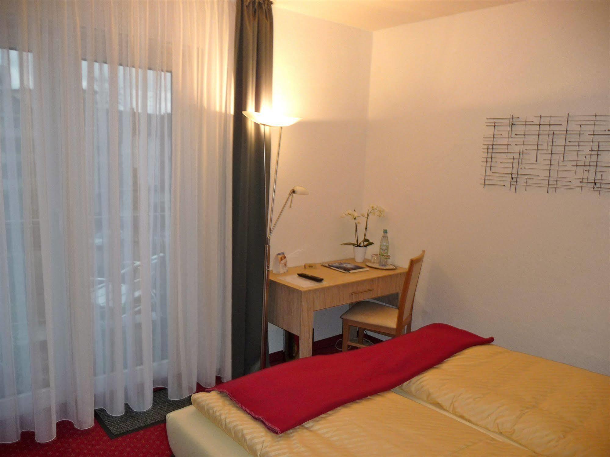 Hotel Sechzehn Leverkusen Ngoại thất bức ảnh