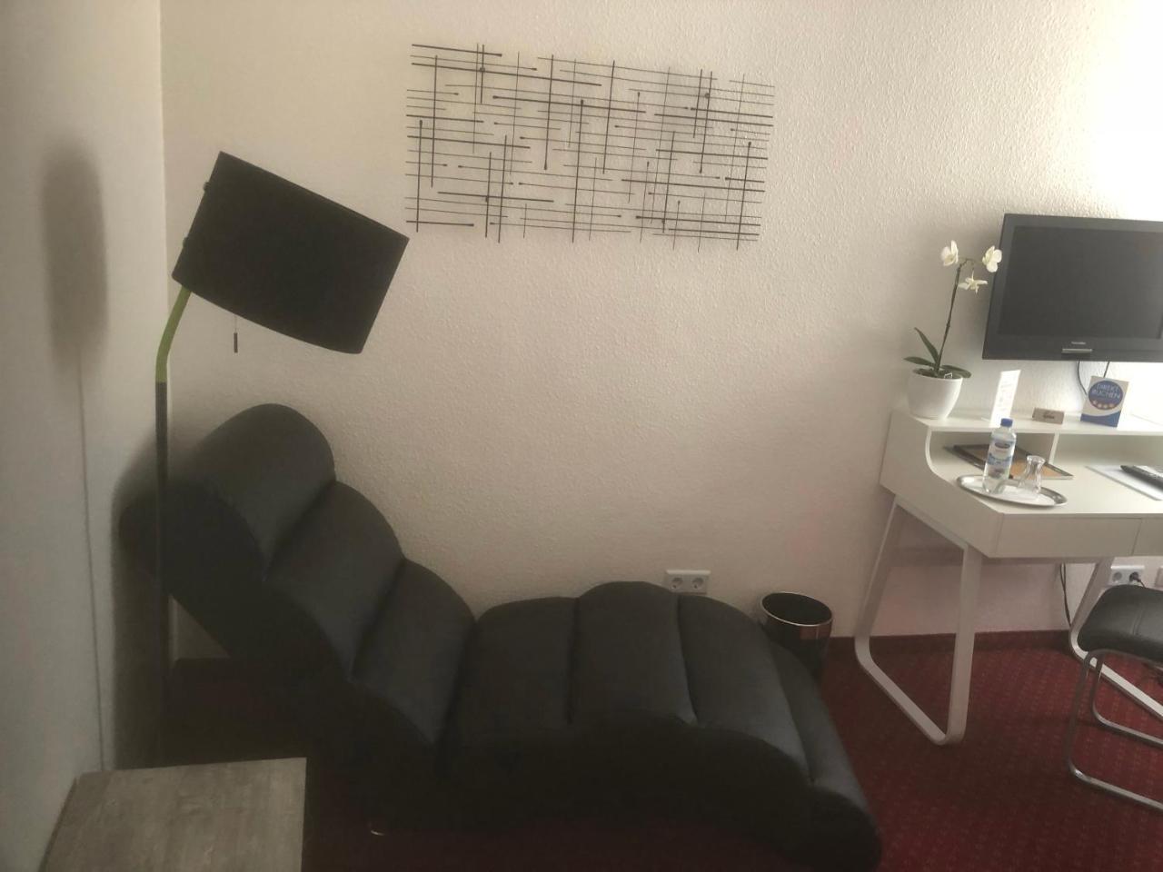 Hotel Sechzehn Leverkusen Ngoại thất bức ảnh